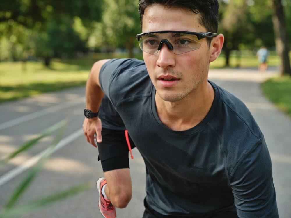 Jak wybrać idealne okulary sportowe korekcyjne – poradnik dla aktywnych