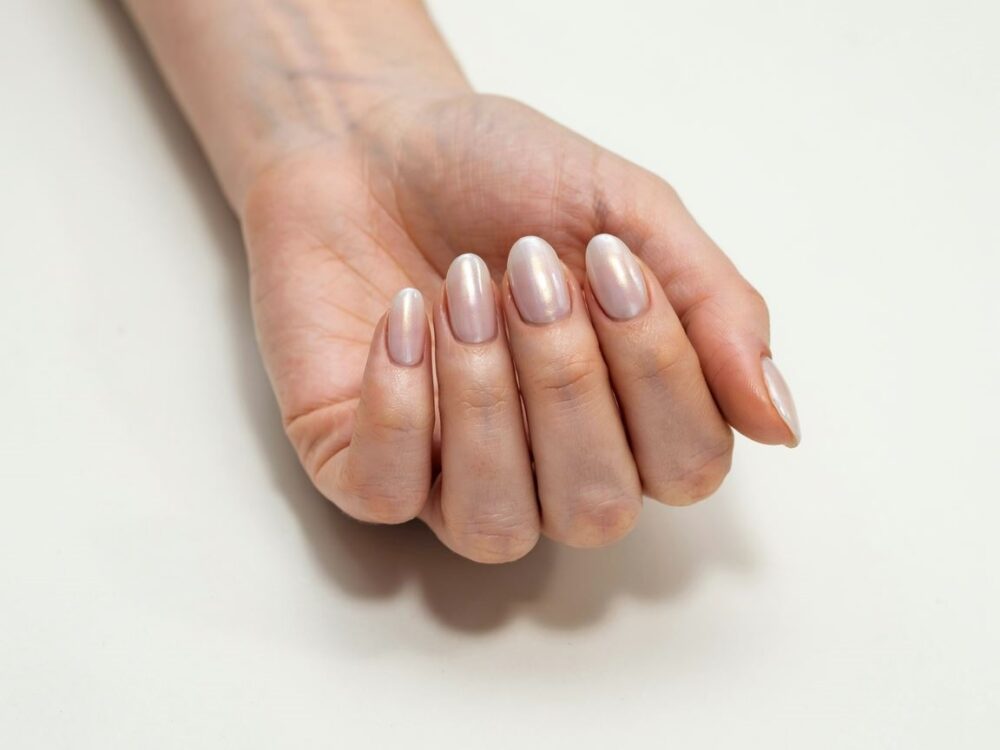 efekt perłowego połysku nails
