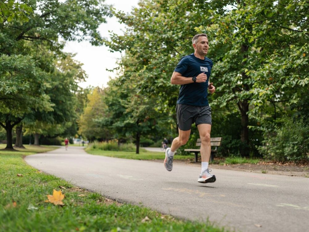 Jakie tętno podczas biegu zapewnia efektywny i bezpieczny trening